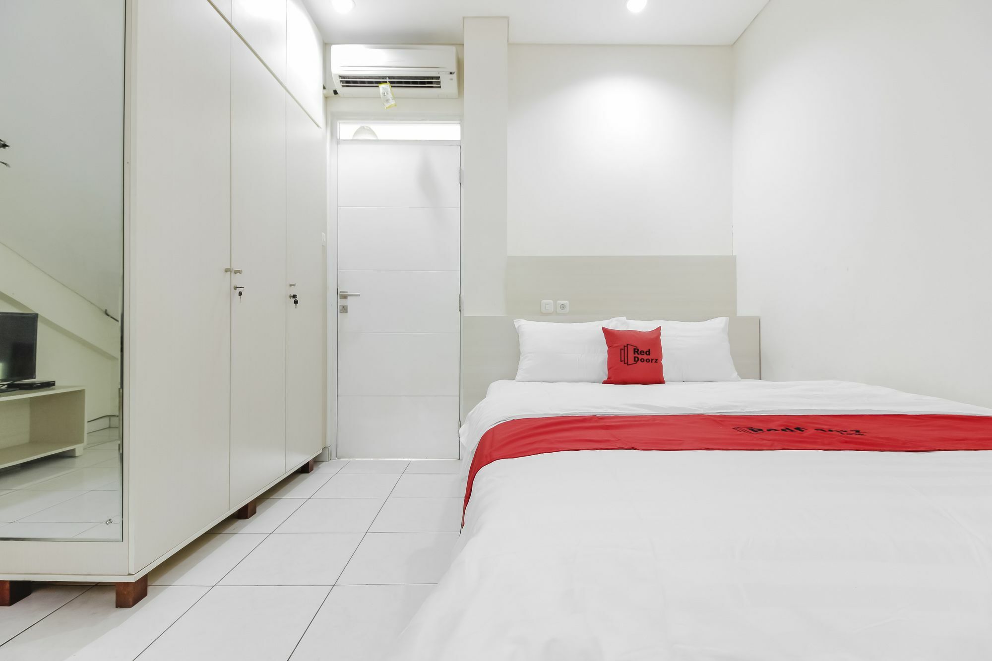 Reddoorz Near Pancoran Hotel Jakarta Buitenkant foto